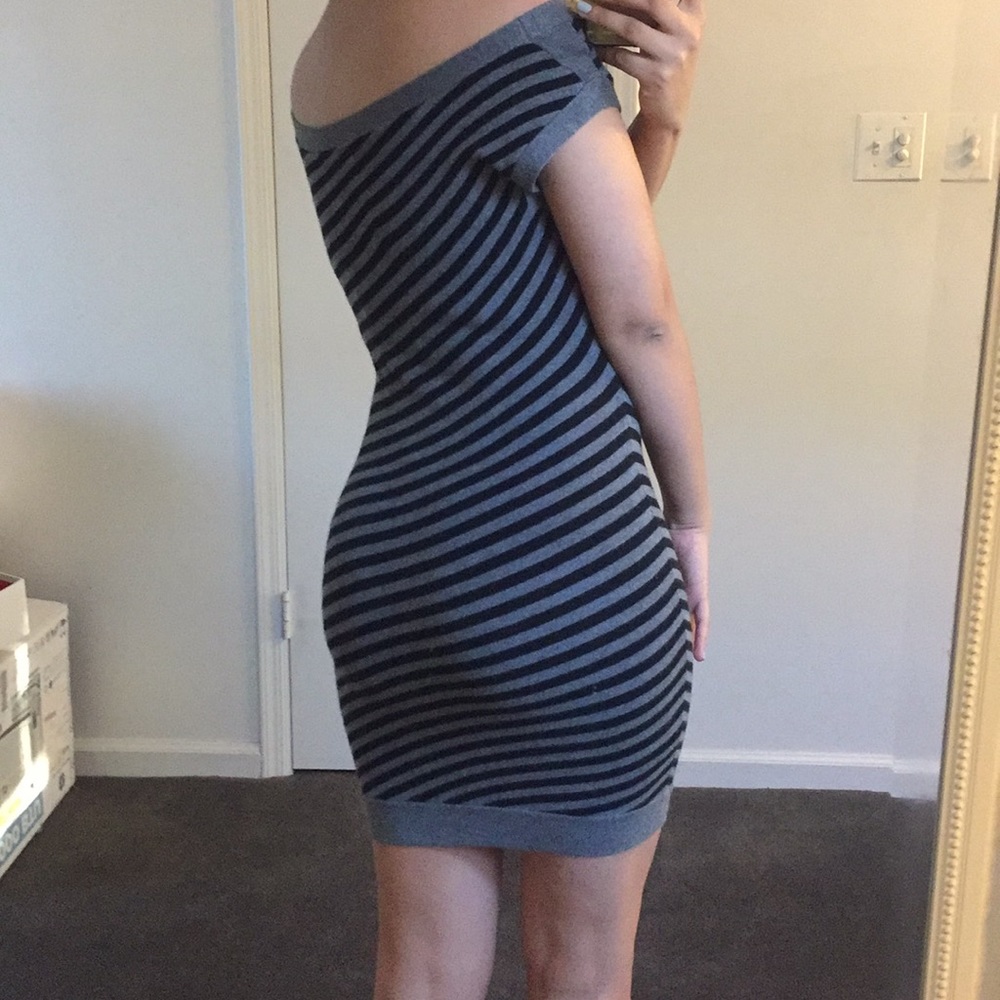 GUESS FIGURE FLATERING DRESS 😍 - Picture 4 of 5